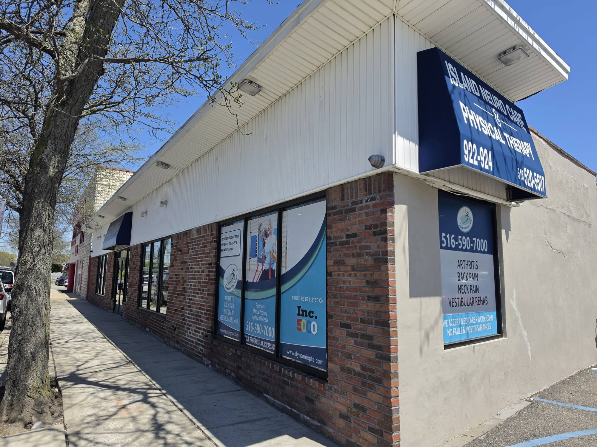 Exterior of the Dynamic Physical Therapy Massapequa clinic at 924 N Broadway